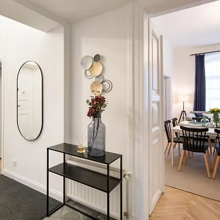 شقة Wawelove Spacious 3 Bedroom 1 Min To Main Sq!