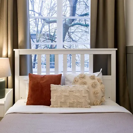 Wawelove Spacious 3 Bedroom 1 Min To Main Sq!